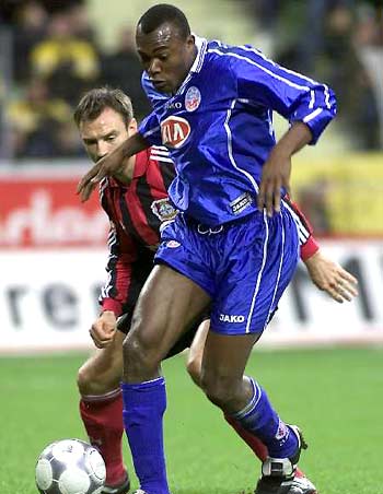 彼此之間的 彼此之間的